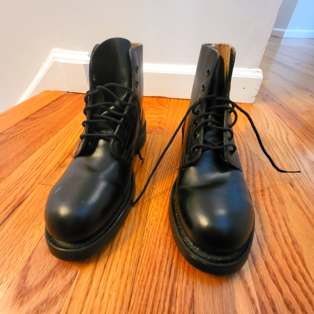 Womens size 5 Canadian military drill parade boondocker low-rise boots